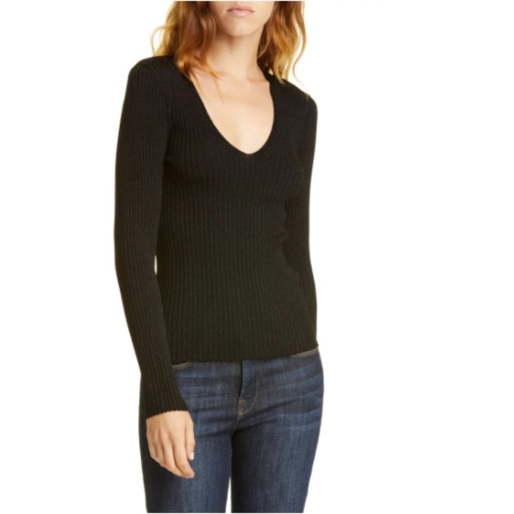 Lewit Metallic Detail Ribbed V-Neck Sweater